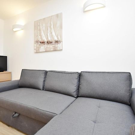Apartment Palcic Примоштен Екстер'єр фото
