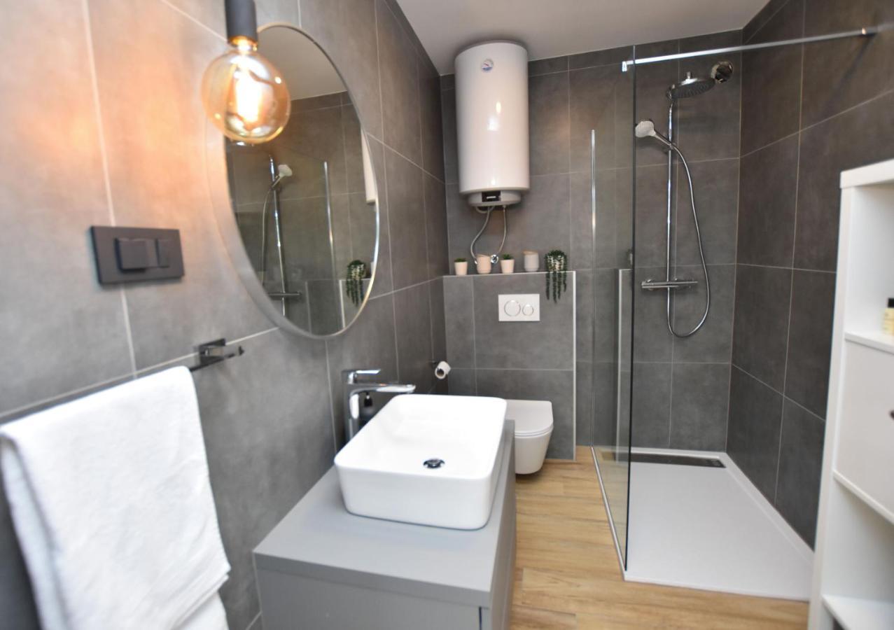 Apartment Palcic Примоштен Екстер'єр фото